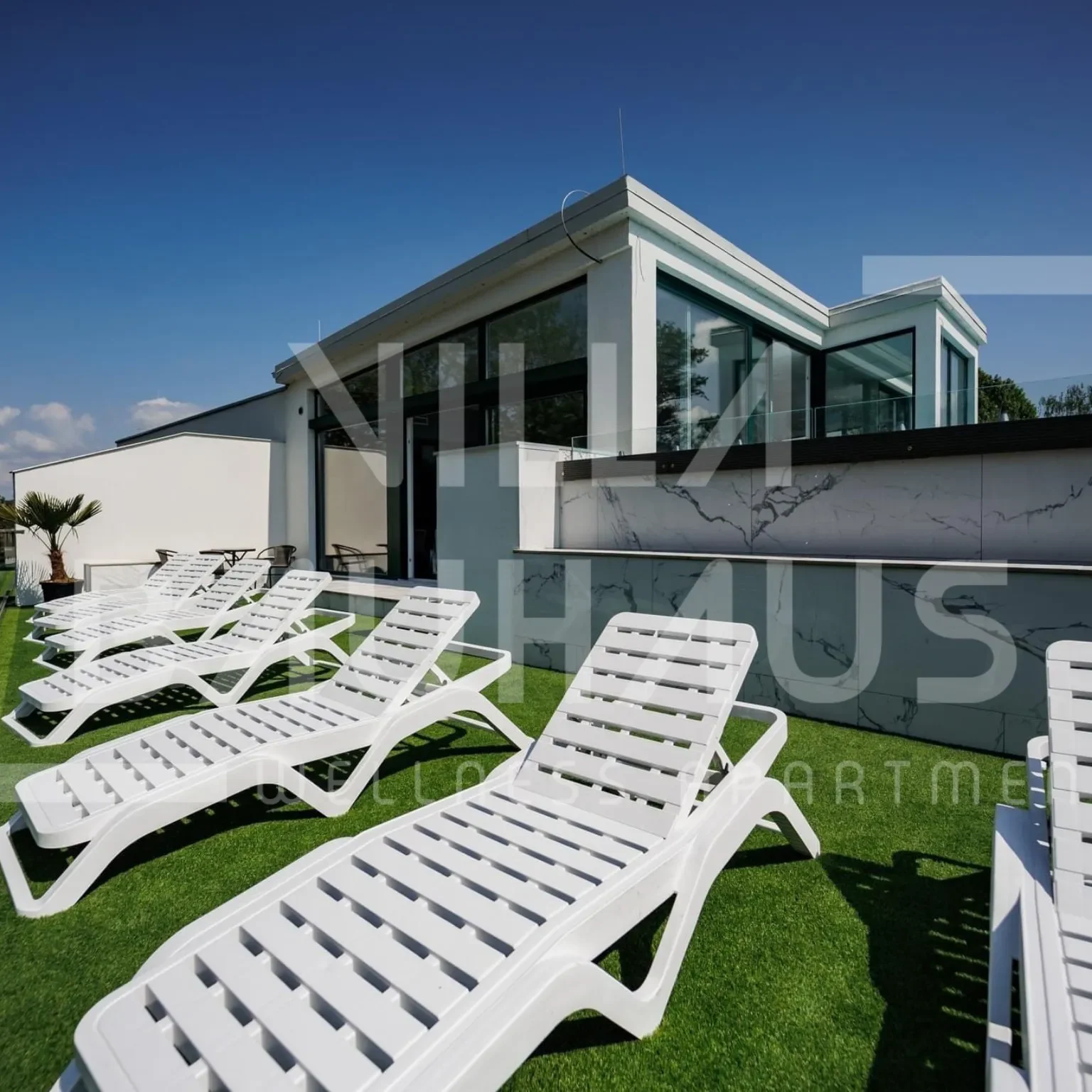 Villa Bauhaus Wellness Apartments Siófok